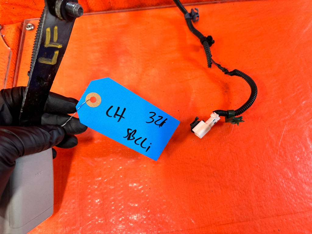 09 10 ACURA TSX   DRIVER LEFT FRONT SEAT BELT CLIP BUCKLE   OEM FACTORY #3216