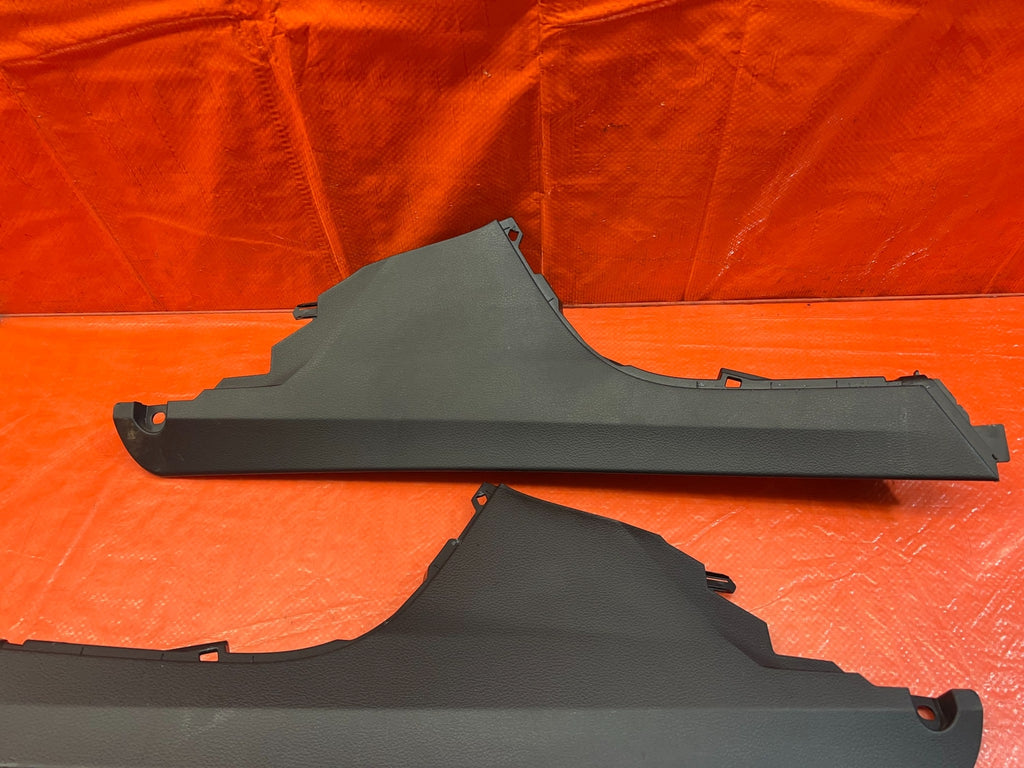 15 21 SUBARU WRX & STI   ARM REST CENTER SHIFTER CONSOLE TRIM   LEFT & RIGHT 1708
