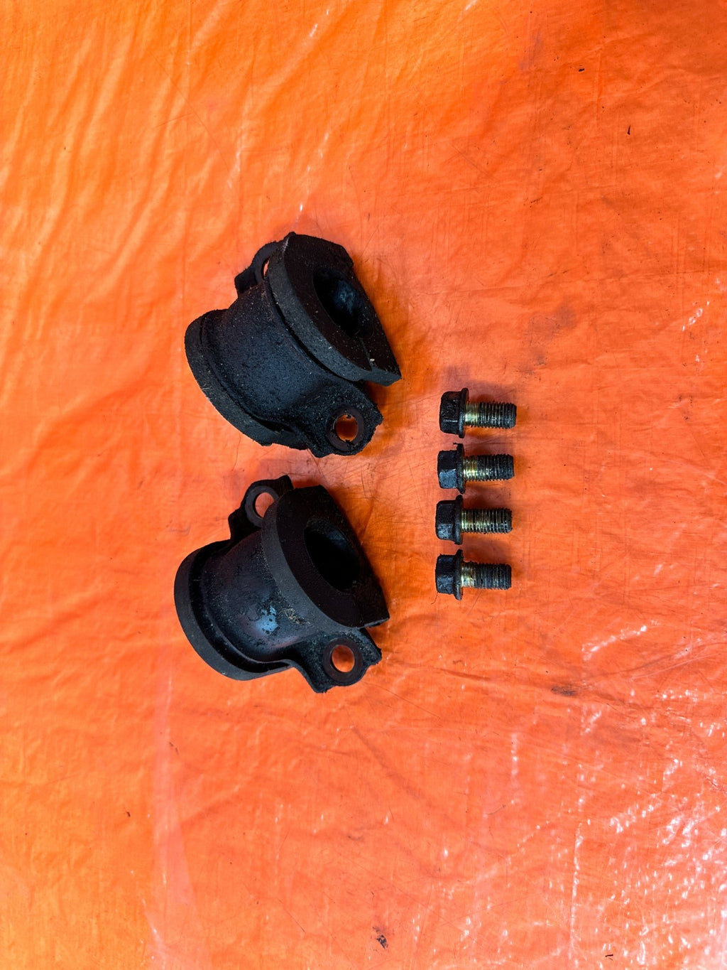 04-08 ACURA TSX - FRONT SWAY BAR BUSHINGS AND BRACKETS - OEM FACTORY #3121