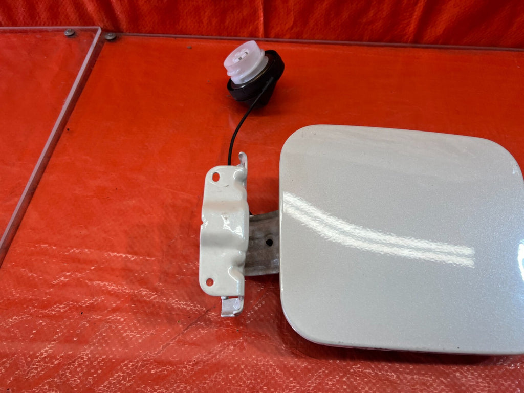 14 20 INFINITI Q50 GASOLINE GAS TANK LID COVER W/ LOCKING TWISTING CAP OEM #1145