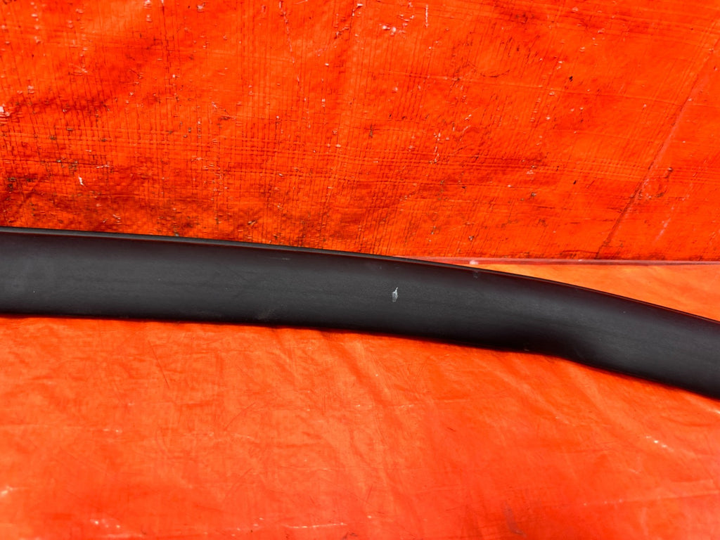 10 16 HYUNDAI GENESIS COUPE   RIGHT DOOR UPPER WEATHER STRIP SEAL OEM #3025