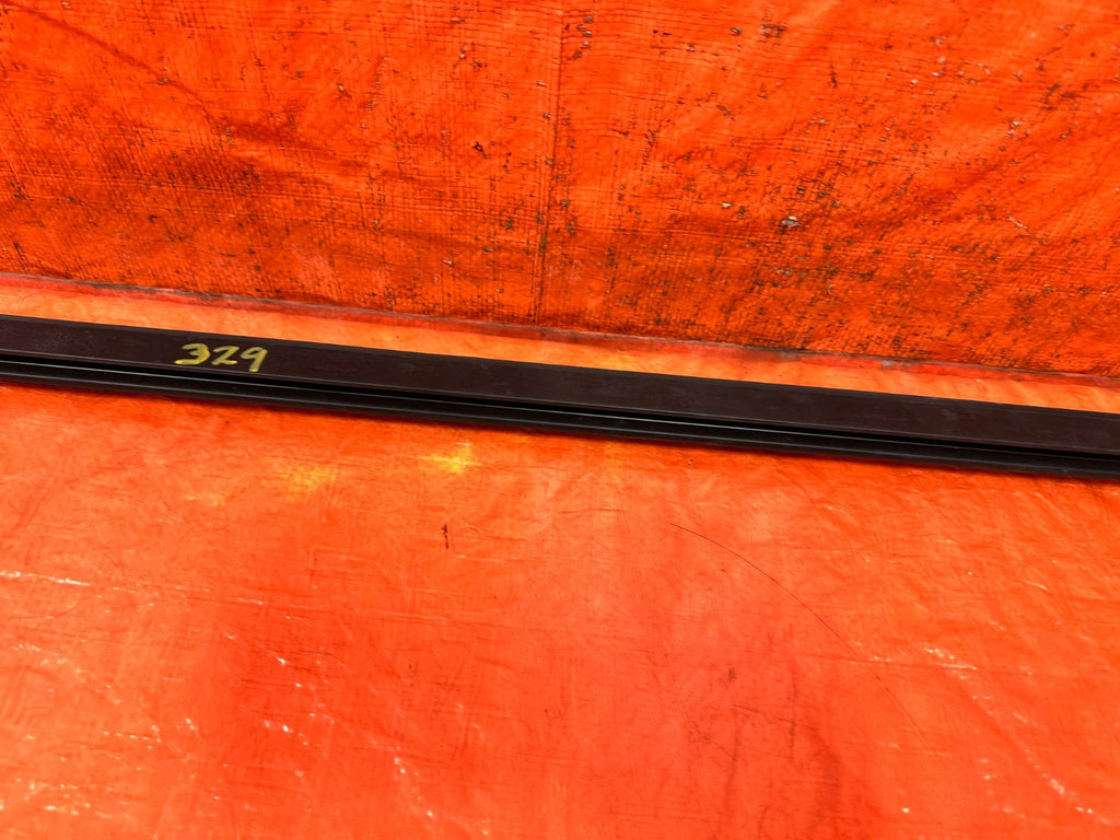 09 15 INFINITI G37 CONVERTIBLE   PASSENGER RIGHT INTERIOR WINDOW GLASS TRIM 3293