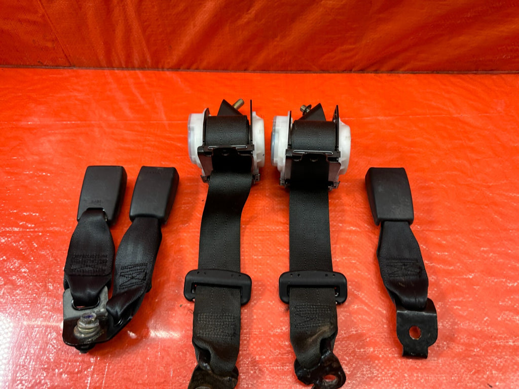 2003 HONDA CIVIC SI EP3 HATCH REAR SEAT BELT SET LEFT & RIGHT SEAT BELTS OEM 2136