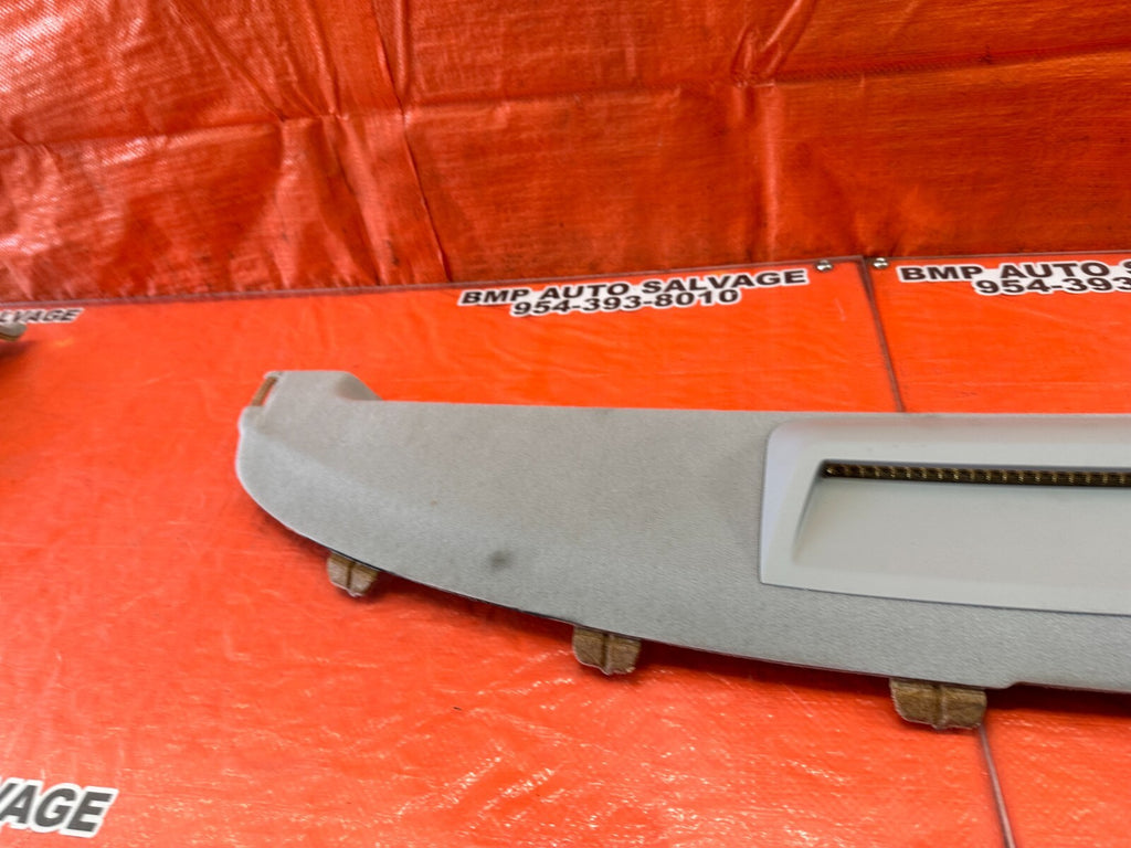 2009 09 LEXUS ES350   3RD BRAKE LIGHT W/ LIGHT GRAY SURROUNDING TRIM   OEM #2449