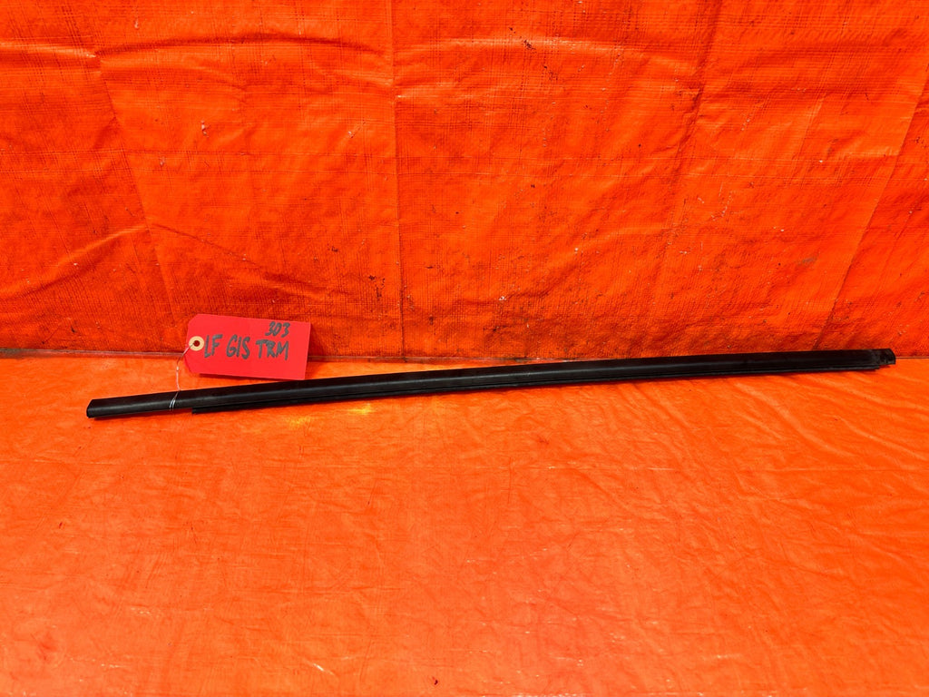 04 11 MAZDA RX8 RX 8   DRIVER LEFT EXTERIOR WINDOW GLASS TRIM   OEM FACTORY #3030