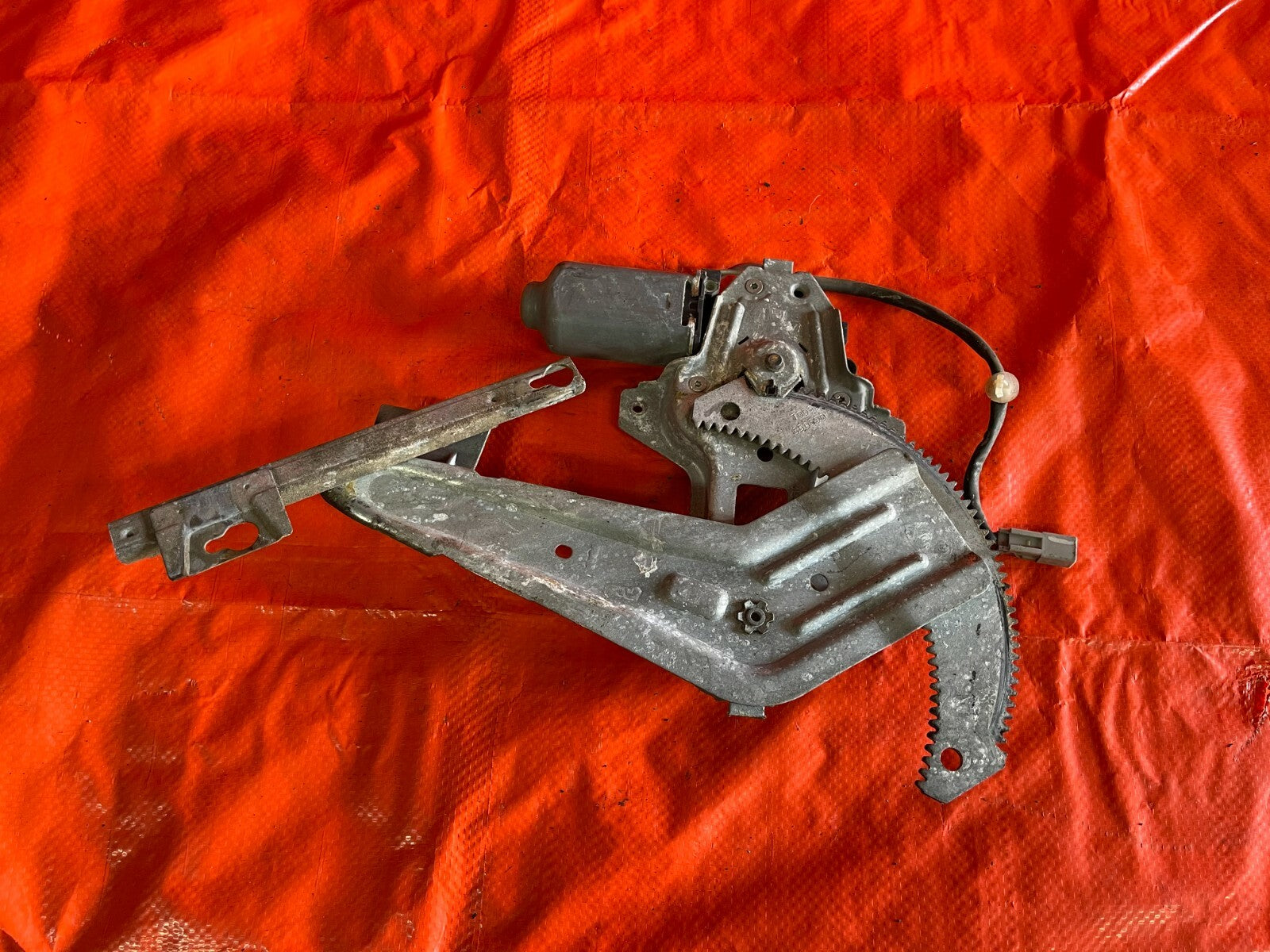 96 00 HONDA CIVIC 4D SEDAN   DRIVER LEFT REAR   WINDOW REGULATOR W/ MOTOR   OEM9