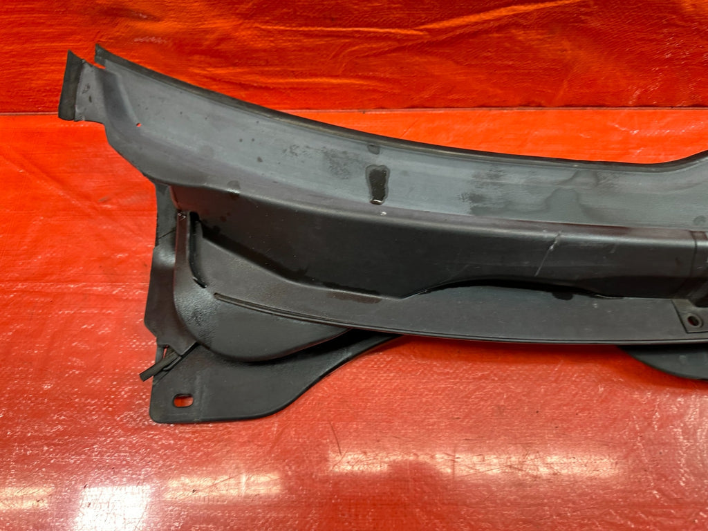 04 05 ACURA TSX   WINDSHIELD WIPER COWL PASSENGER RIGHT SIDE   OEM FACTORY #2057