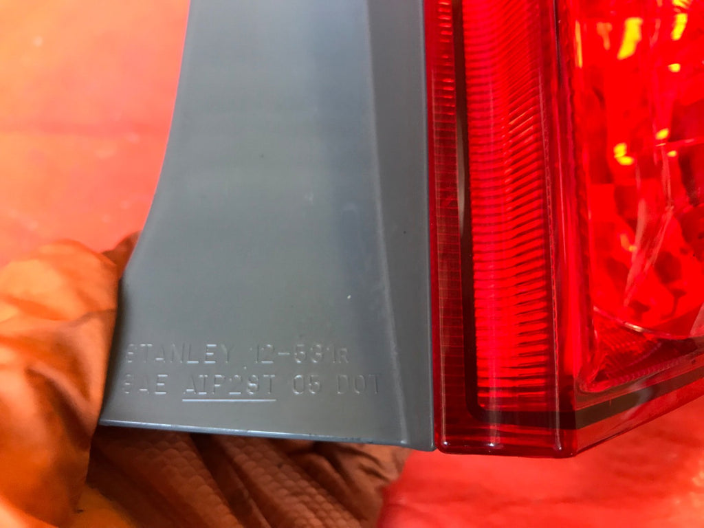 OEM 2008 2009 2010 SCION XB PASSENGER RIGHT TAIL LIGHT LAMP 08 09 101