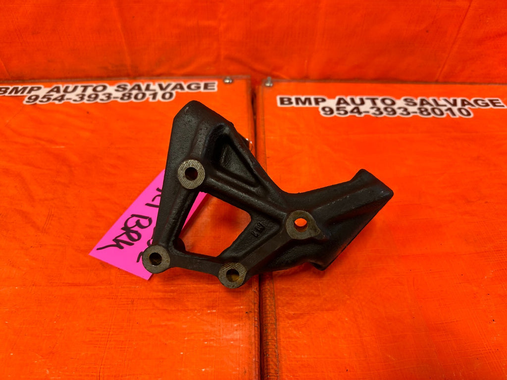 93 01 HONDA PRELUDE   H22 ENGINE MODELS ONLY   ALTERNATOR BRACKET   OEM #2528