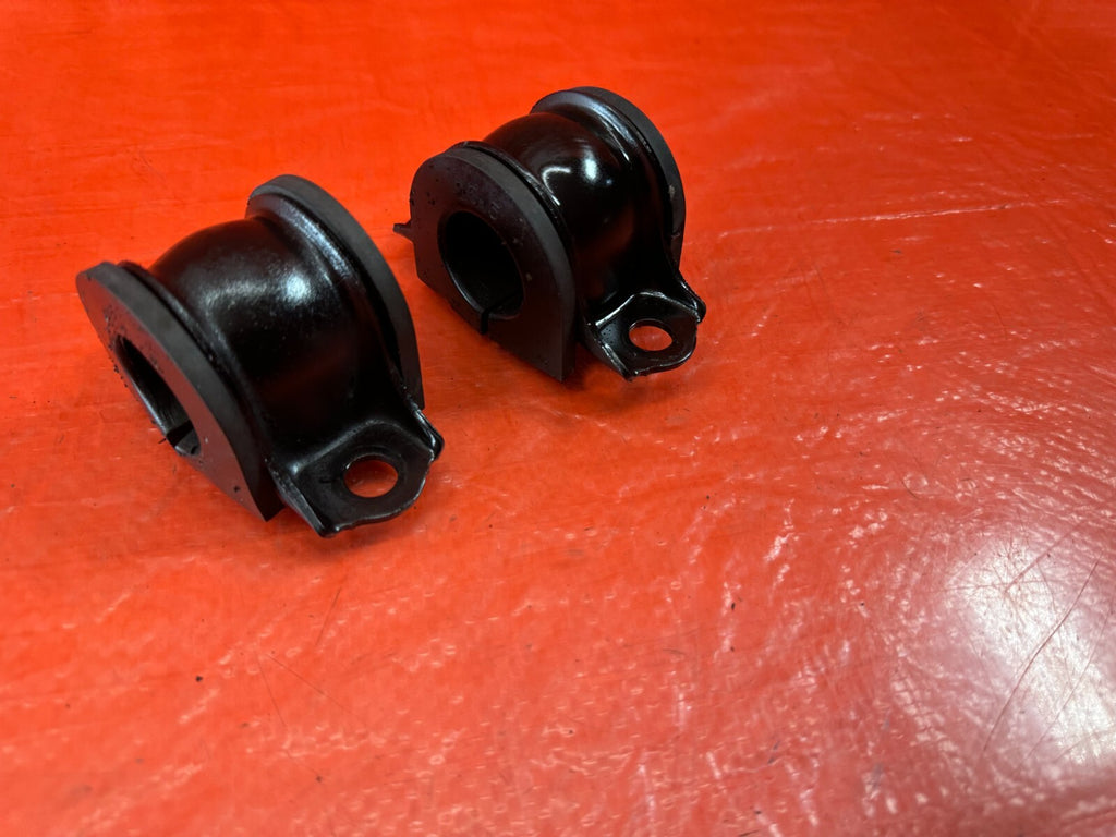04 07 HONDA S2000   FRONT SWAY STABILIZER BAR BUSHINGS AND BRACKETS   OEM #19715