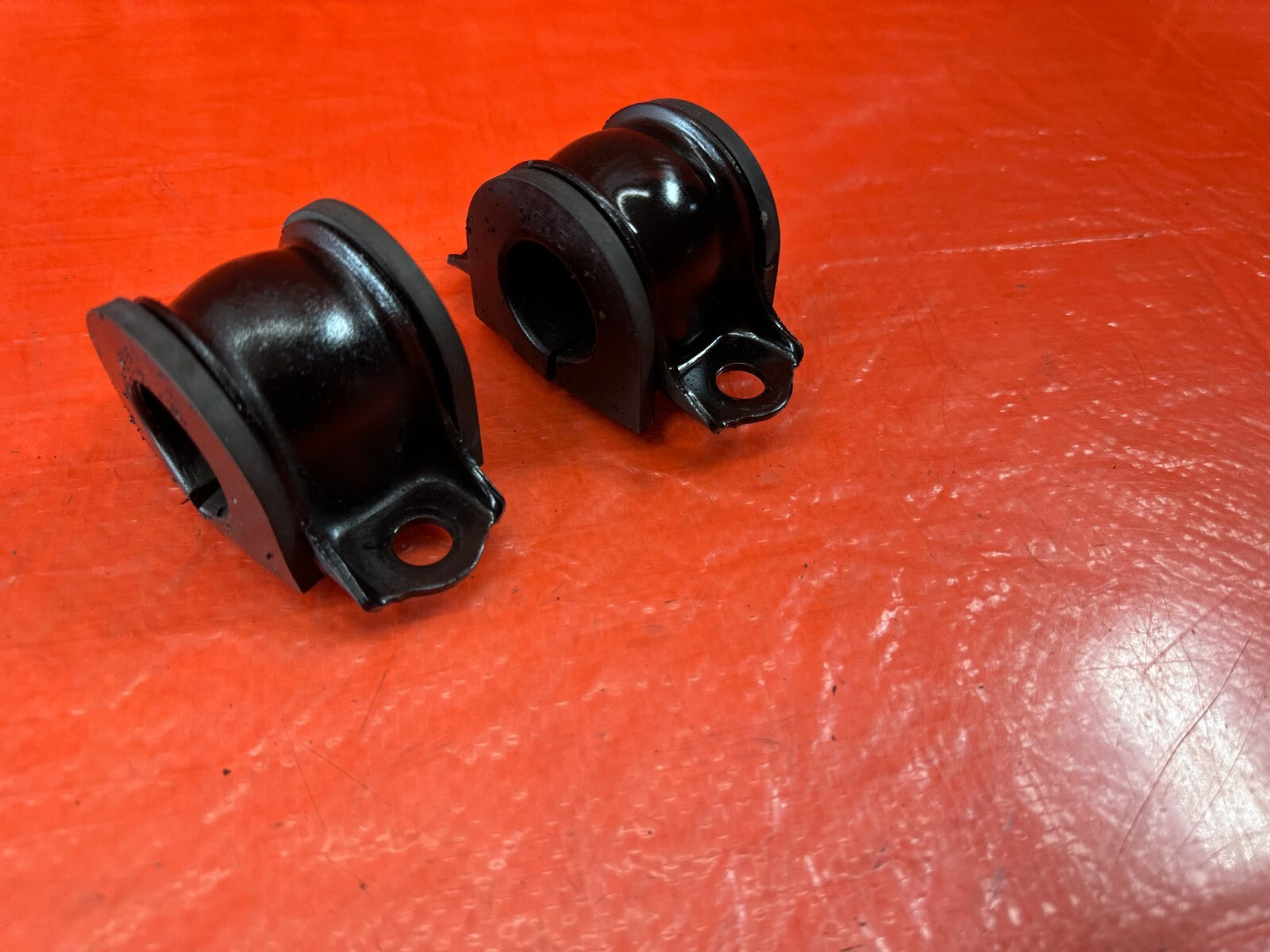 04 07 HONDA S2000   FRONT SWAY STABILIZER BAR BUSHINGS AND BRACKETS   OEM #19715