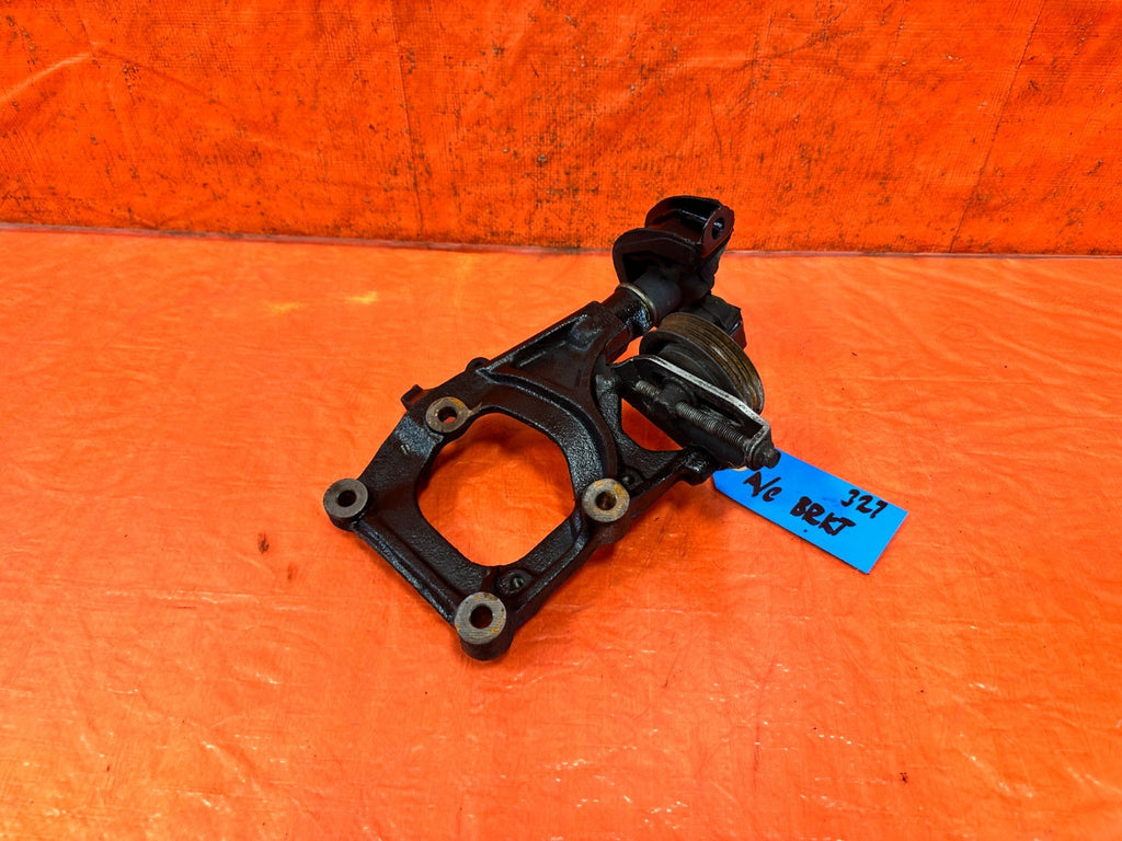 92 95 HONDA CIVIC   D SERIES D15 D16   AC COMPRESSOR BRACKET   OEM #3277