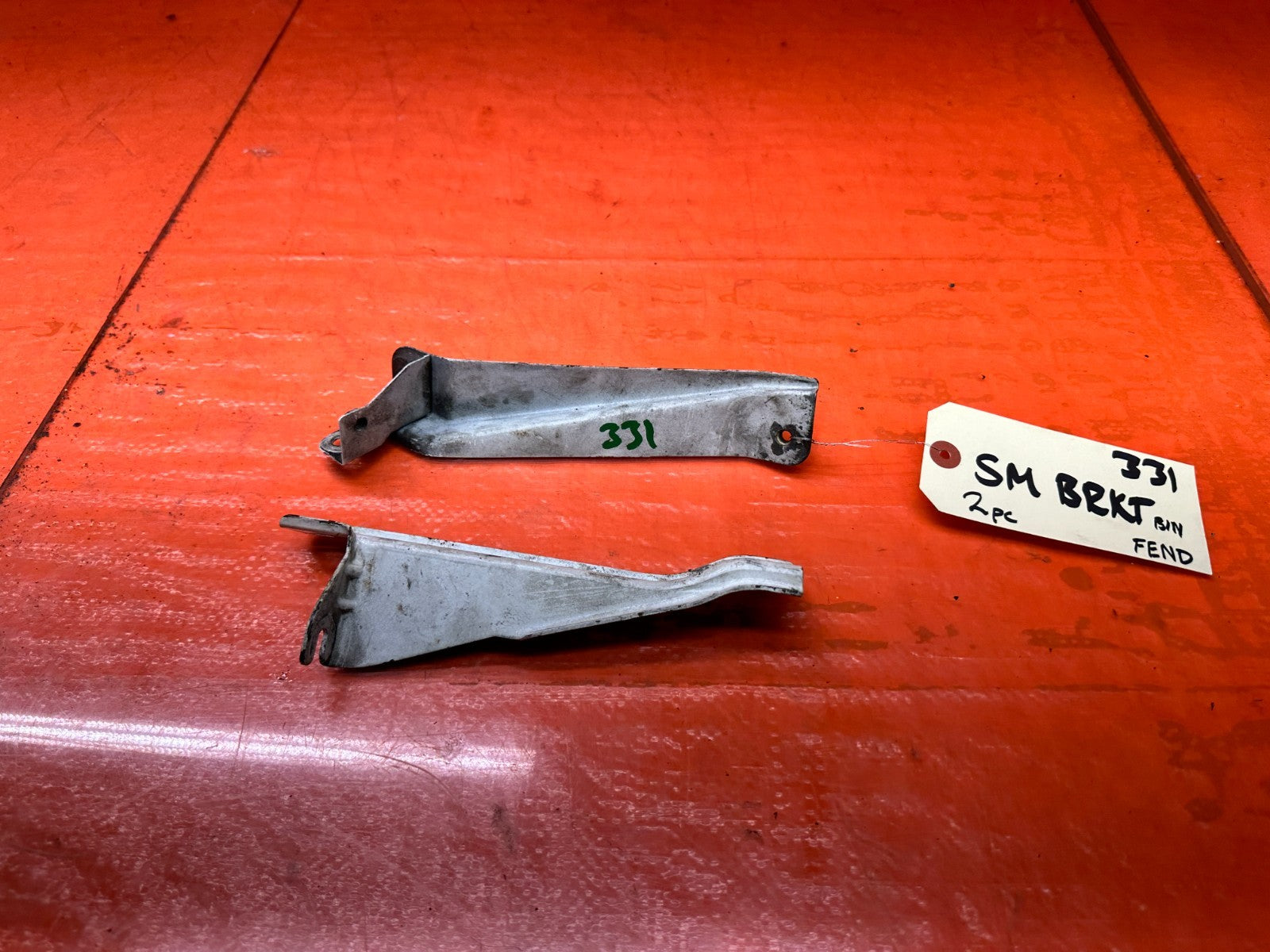 94 01 ACURA INTEGRA LEFT RIGHT FRONT FENDER RETAINER BRACKETS SET OF 2 OEM #3314