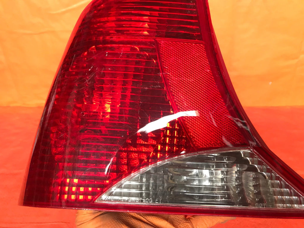 OEM 2005 2006 2007 FORD FOCUS SEDAN DRIVER LEFT TAIL LIGHT LAMP 05 06 072