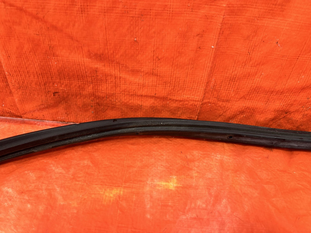 00 09 HONDA S2000 PASSENGER RIGHT DOOR WEATHER STRIP TRIM SEAL GASKET   OEM 2904