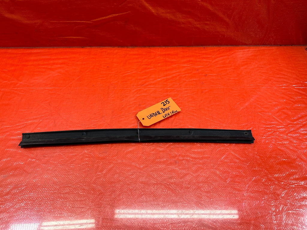 14 16 INFINITI Q50   LEFT / RIGHT   REAR DOOR   LOWER WEATHER TRIM STRIP OEM 2150
