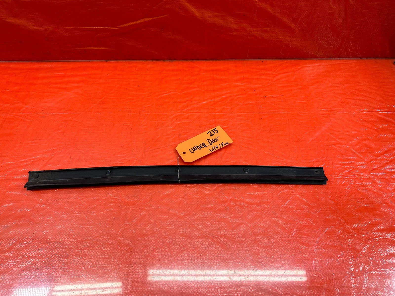 14 16 INFINITI Q50   LEFT / RIGHT   REAR DOOR   LOWER WEATHER TRIM STRIP OEM 2150