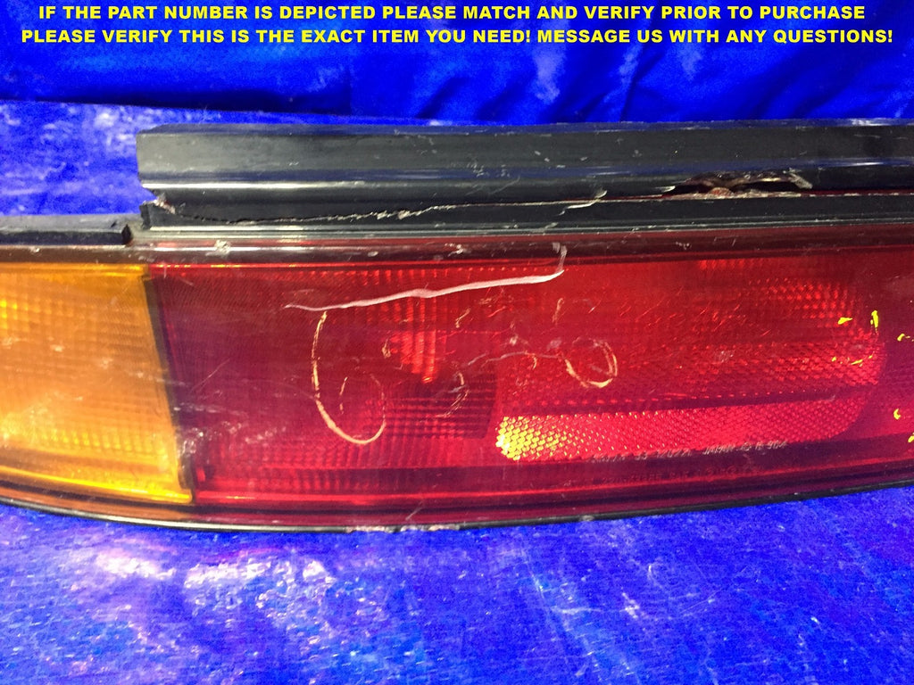 OEM 1993 1994 INFINITI J30 DRIVER LEFT TAIL LIGHT HAS DAMAGE 33 120224