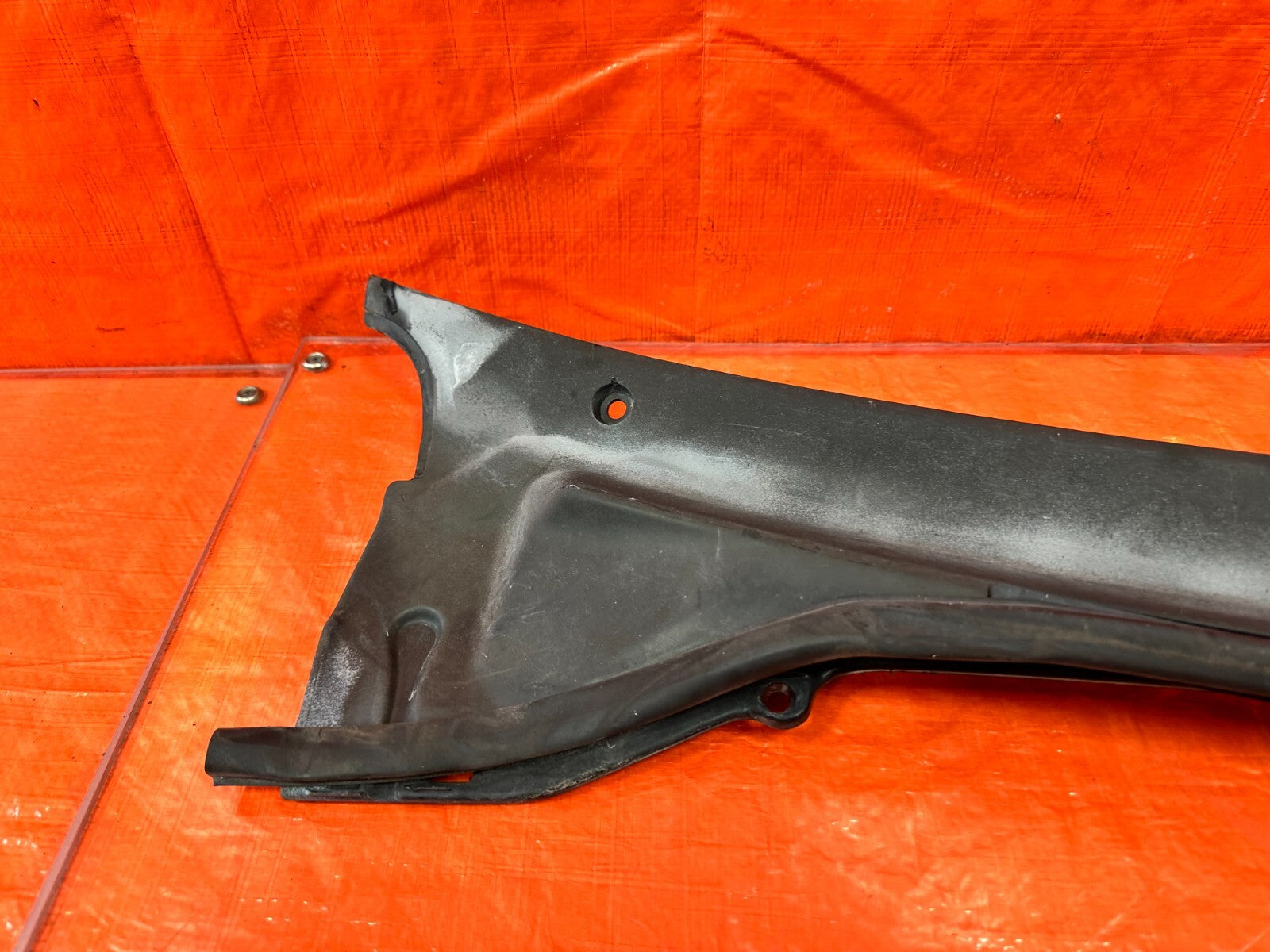 93 97 HONDA DEL SOL  WINDSHIELD WIPER COWL TRIM PLASTIC   OEM FACTORY #27215
