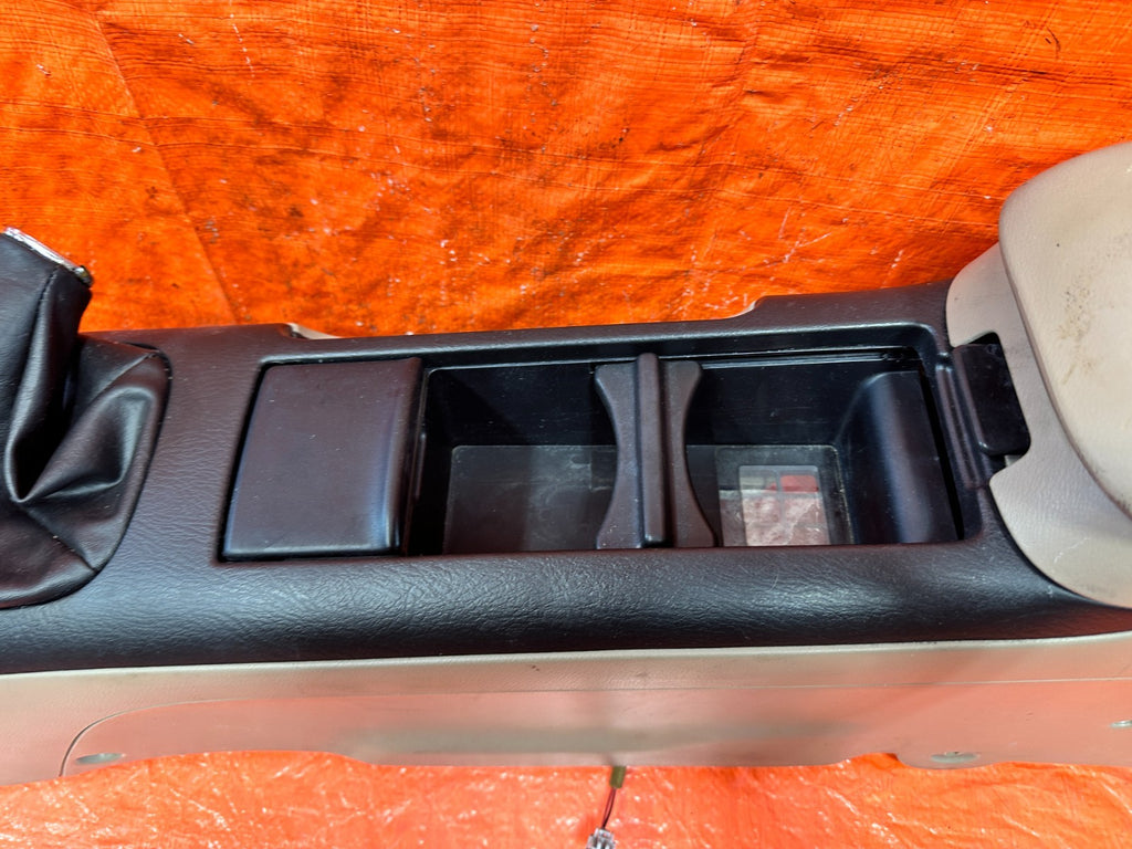 97 01 HONDA PRELUDE   ARM REST / CENTER CONSOLE STORAGE COMPARTMENT TAN OEM 3237
