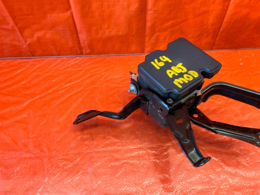 15 16 SCION FRS   AUTOMATIC   ABS PUMP ANTI SKID LOCK ACTUATOR VSA MODULATOR 1647