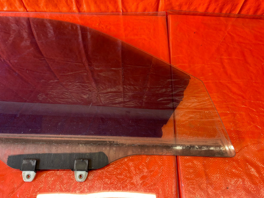 96 00 HONDA CIVIC 4D SEDAN   PASSENGER RIGHT FRONT   WINDOW GLASS   OEM #843