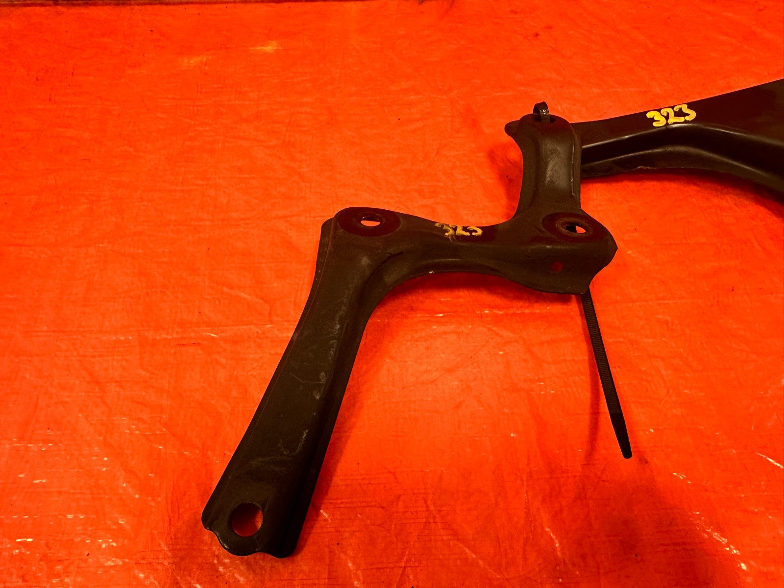 92 96 HONDA PRELUDE   LEFT & RIGHT  STEERING RACK BRACKET   OEM FACTORY #3234
