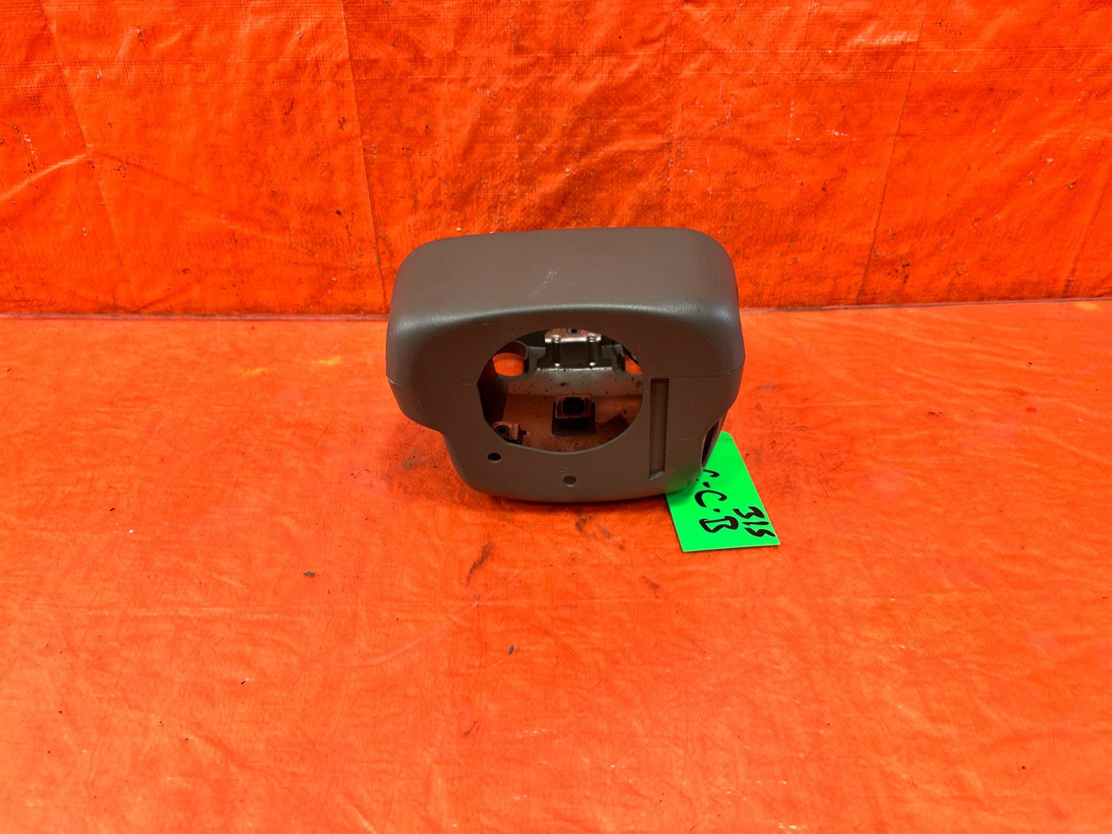 02 06 ACURA RSX   KEY IGNITION STEERING COLUMN COVER BOTTOM ONLY TAN   OEM #3151