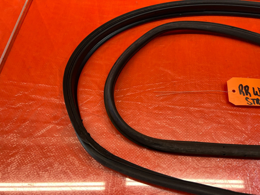 06 11 CIVIC 4D SEDAN   PASSENGER RIGHT REAR WEATHER STRIP SEAL GASKET OEM #2208