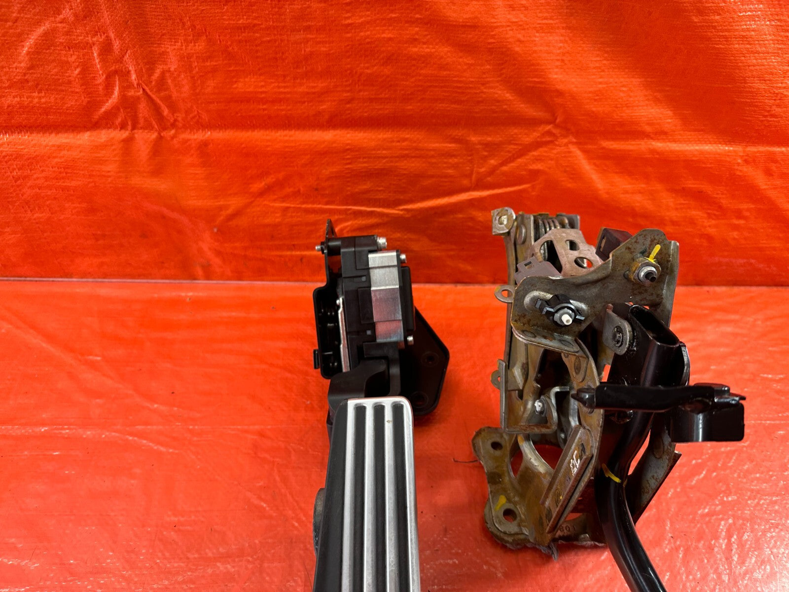 14 19 INFINITI Q50   ADAPTIVE STEERING   ACCELERATOR GAS & BRAKE PEDAL OEM #2224
