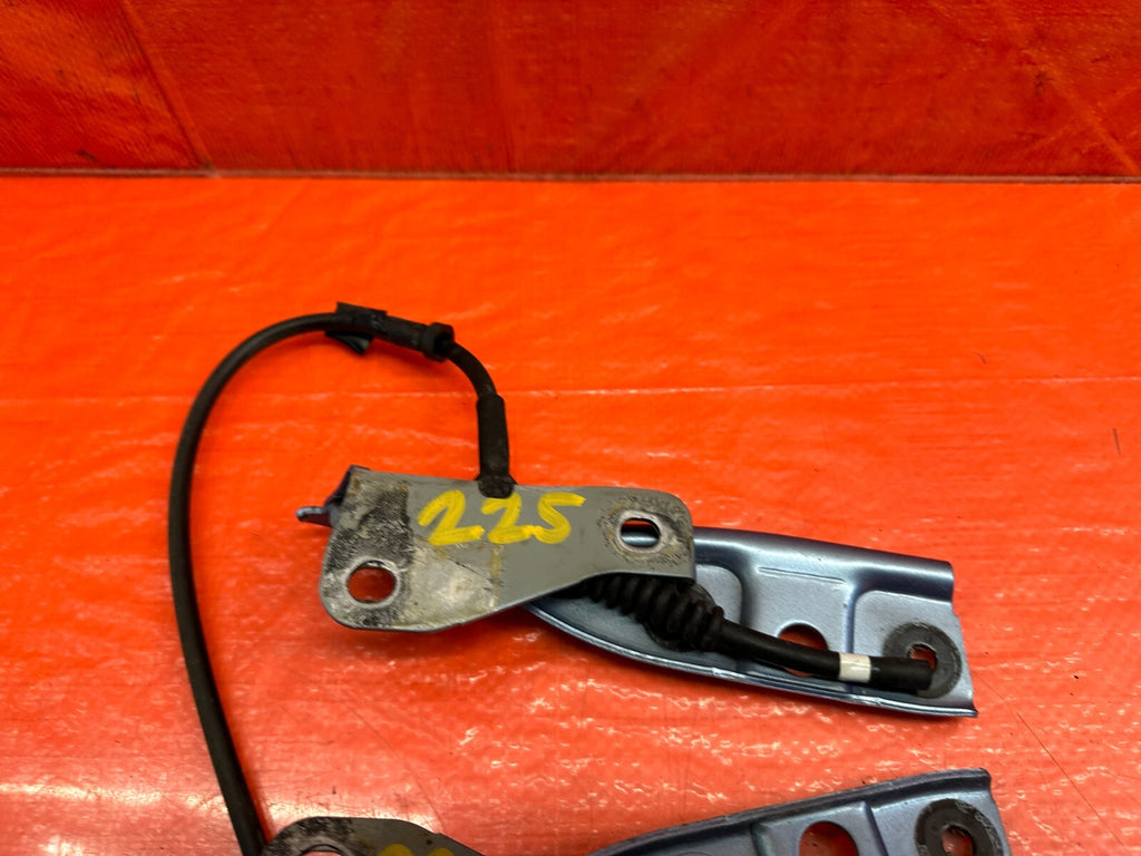 00 09 HONDA S2000   LEFT & RIGHT HOOD HINGES   W/ WIPER LINE   OEM FACTORY #2254