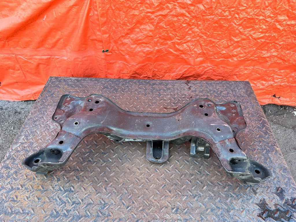 94 01 ACURA INTEGRA   FRONT SUBFRAME CROSSMEMBER SUB FRAME ENGINE CRADLE OEM 2818