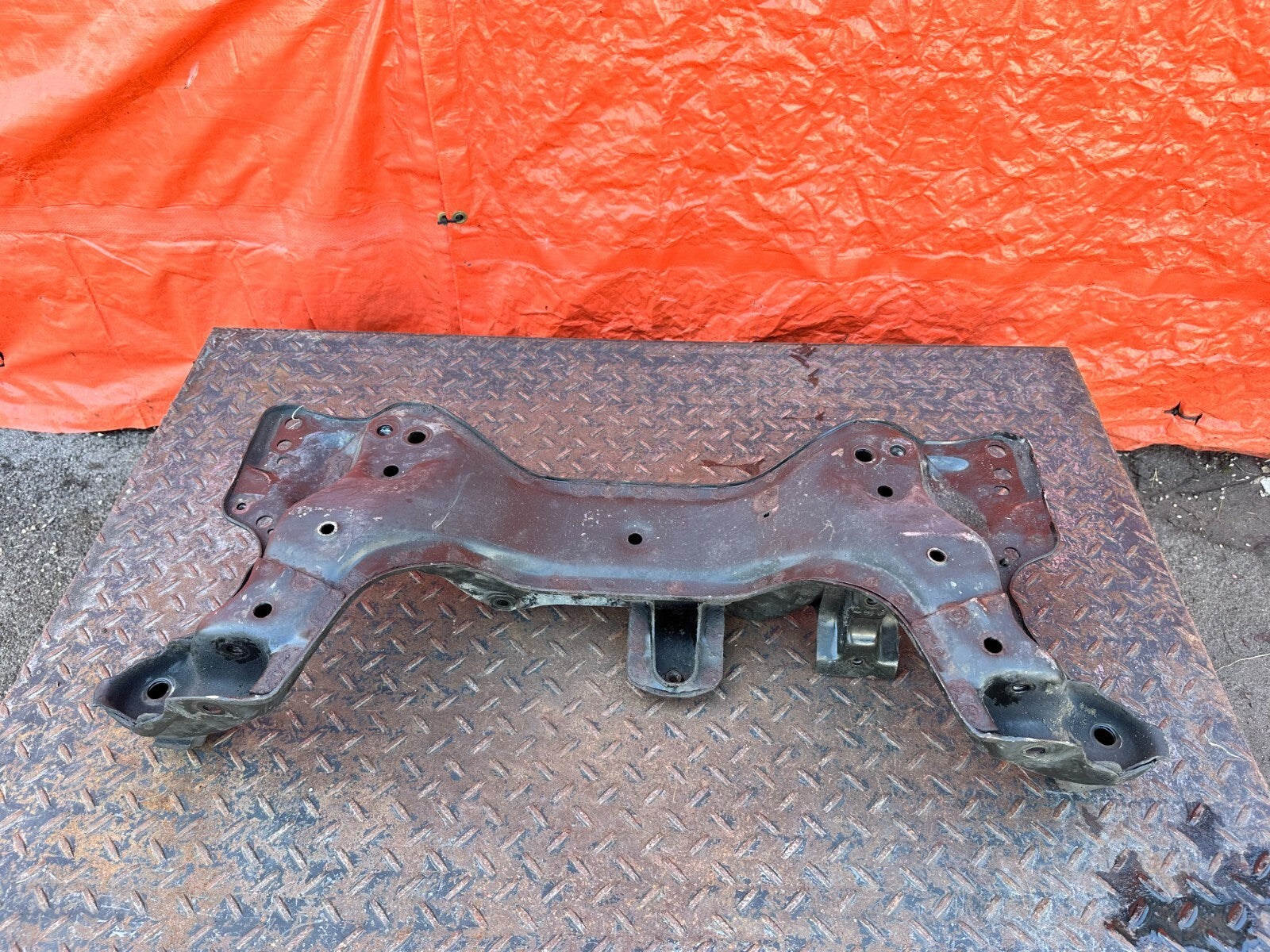 94 01 ACURA INTEGRA   FRONT SUBFRAME CROSSMEMBER SUB FRAME ENGINE CRADLE OEM 2818