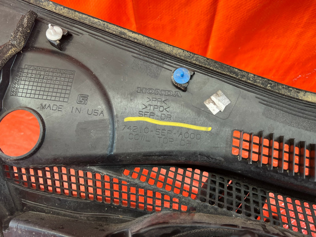 04 08 ACURA TL   WIPER COWL TRIM   DRIVER LEFT SIDE   OEM FACTORY #1088