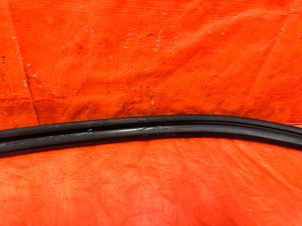 96 00 HONDA CIVIC SEDAN   DRIVER LEFT REAR   WINDOW GLASS RUN CHANNEL OEM #2976