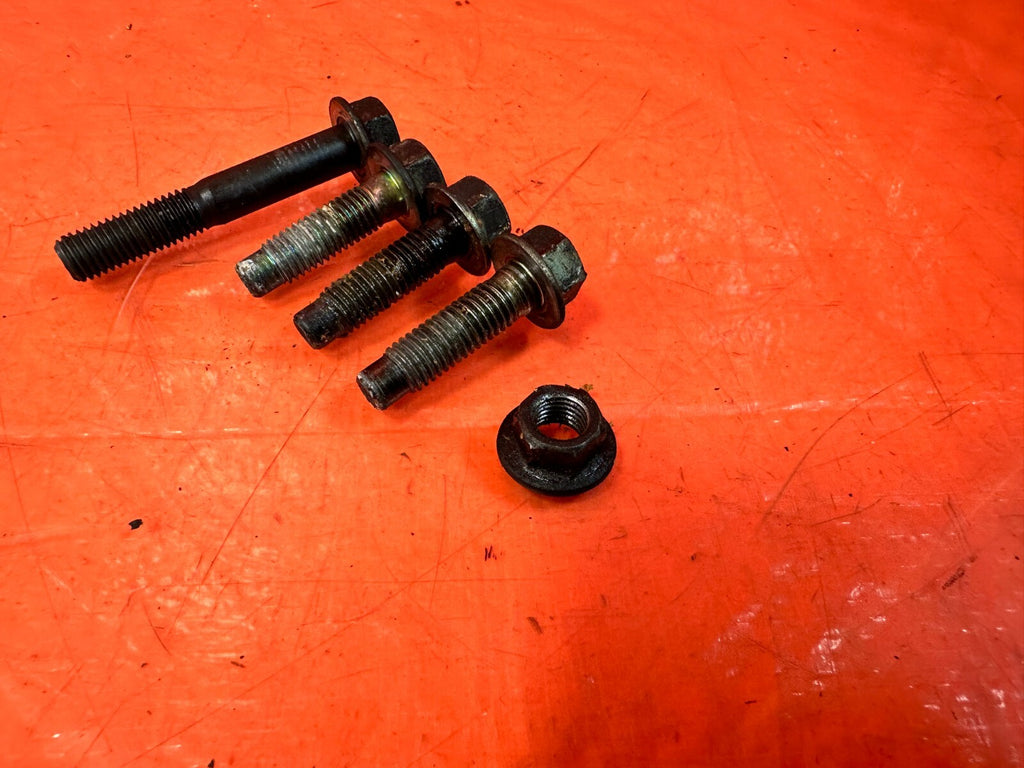03 09 NISSAN 350Z   VQ35DE   PASSENGER RIGHT ENGINE MOTOR MOUNT BOLTS OEM 2624