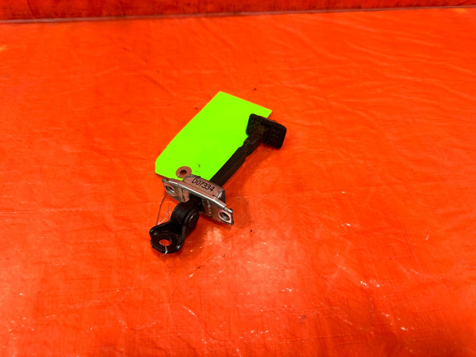 06 11 CIVIC 4D SEDAN   DRIVER LEFT REAR DOOR CHECKER HINGE ARM STOPPER   OEM 2822