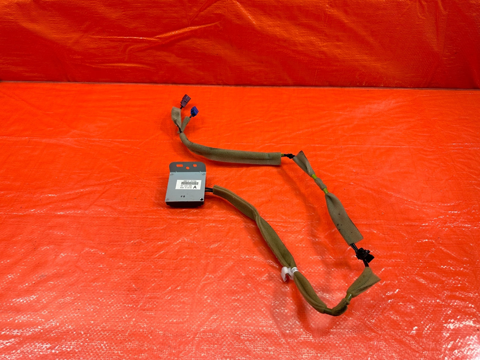 14 20 INFINITI Q50 & 17 20 Q60   GPS RECEIVER ANTENNA   OEM FACTORY #1850