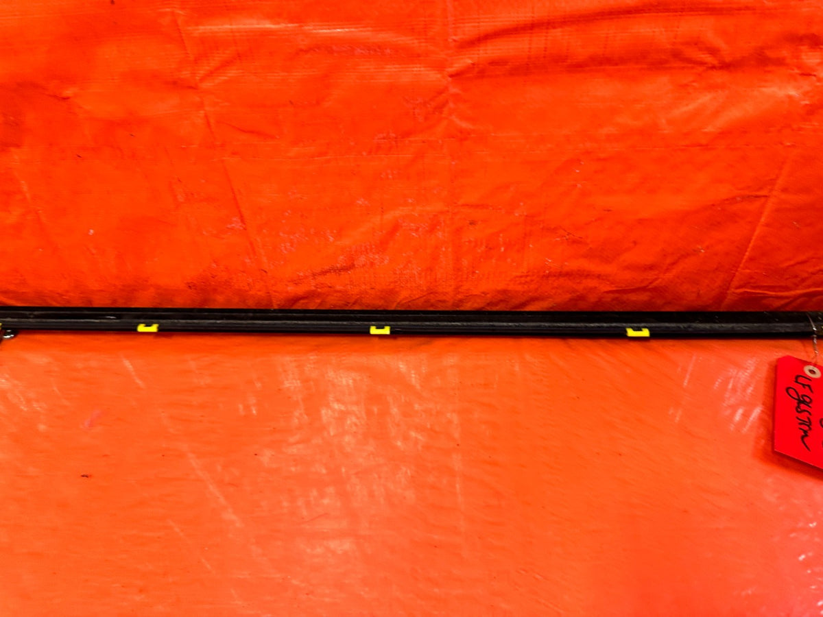10-16 HYUNDAI GENESIS COUPE - DRIVER LEFT EXTERIOR WINDOW GLASS TRIM - OEM 3029
