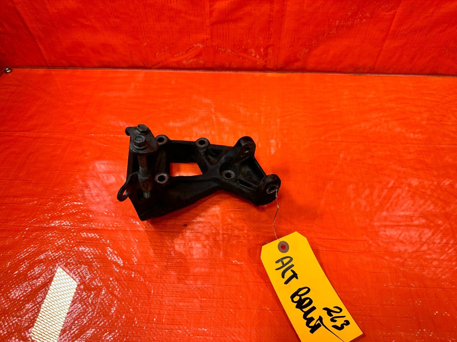 93 01 HONDA PRELUDE   H22 ENGINE MODELS ONLY   ALTERNATOR BRACKET   OEM #2630