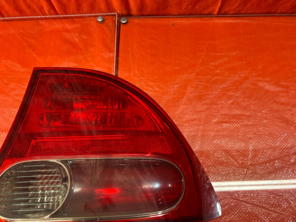 06 08 HONDA CIVIC   4 DOOR SEDAN PASSENGER RIGHT OUTER TAIL LIGHT LAMP OEM #1126