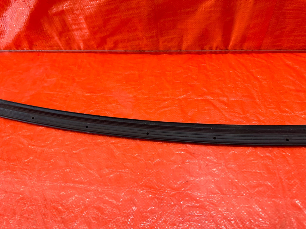 14 18 INFINITI Q50   DRIVER LEFT FRONT   LOWEER DOOR WEATHER STRIP   OEM #18517