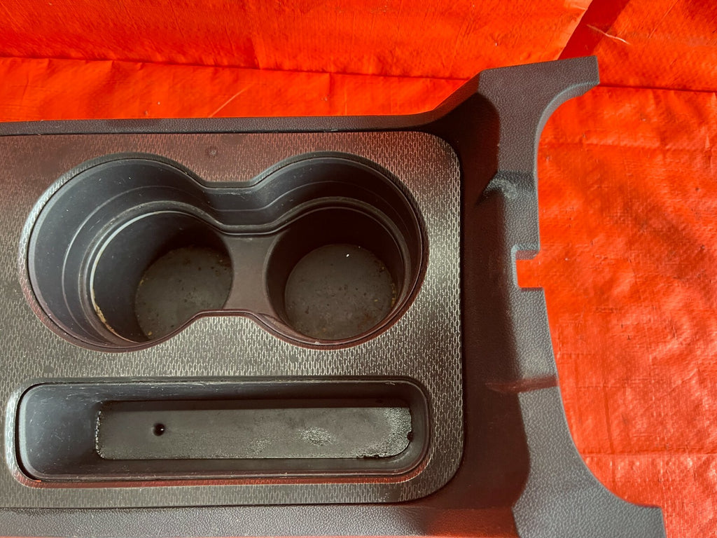 11 14 DODGE CHALLENGER 5.7L R/T AUTOMATIC   INTERIOR SHIFTER CONSOLE CUP HOLDER3