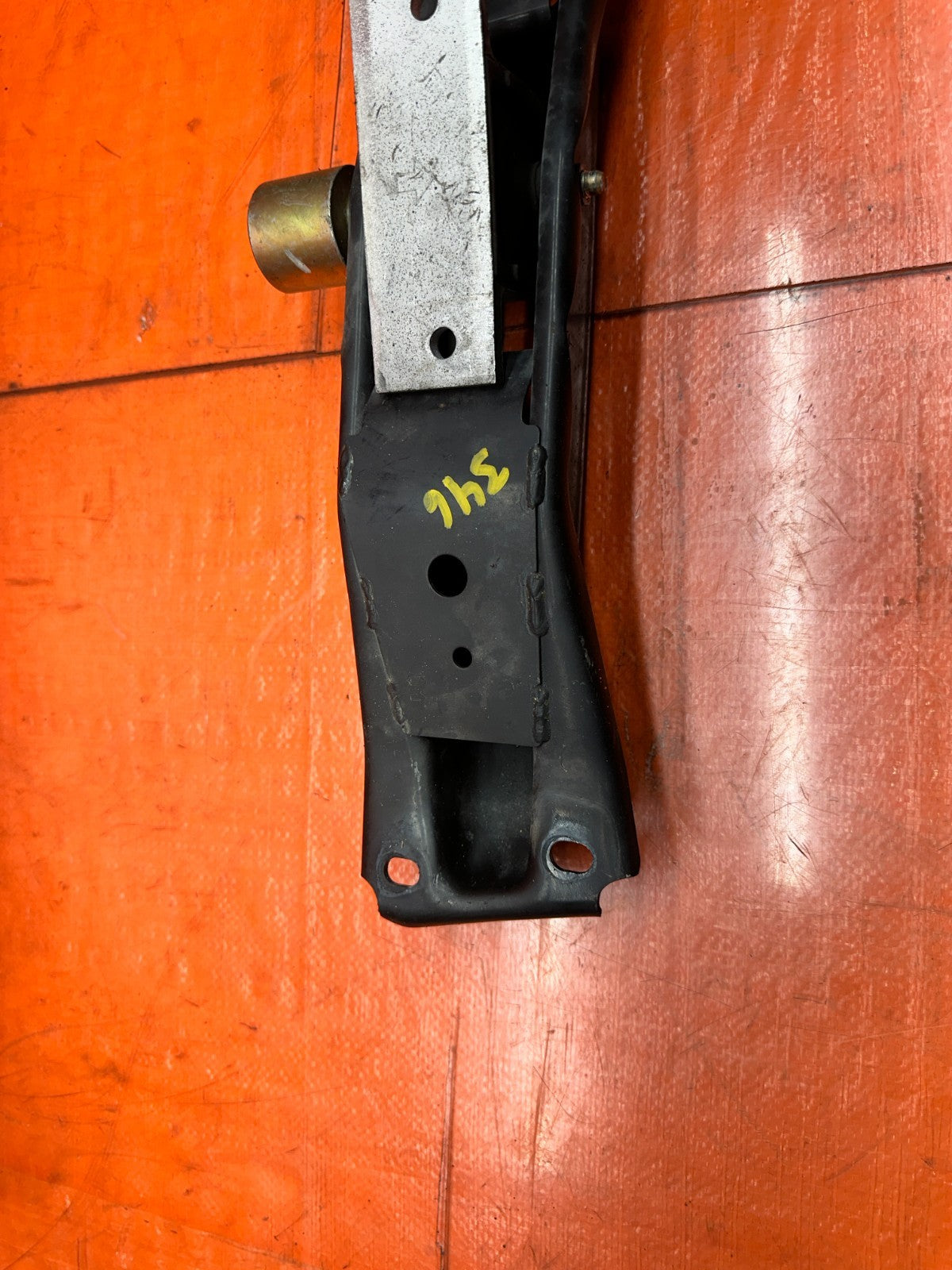 03-08 NISSAN 350Z 3.5L 6 SPEED MANUAL TRANSMISSION LOWER BRACKET OEM #3465