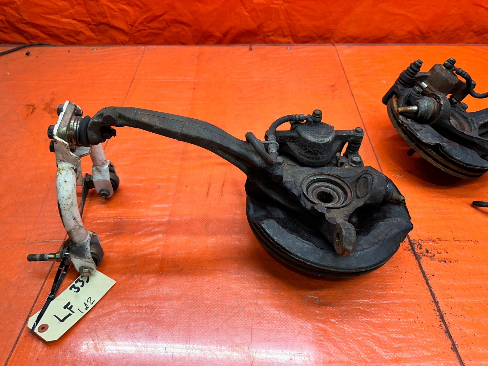 92 95 HONDA CIVIC EX   FRONT KNUCKLE SPINDLE BRAKE CONVERSION CALIPERS OEM #33317