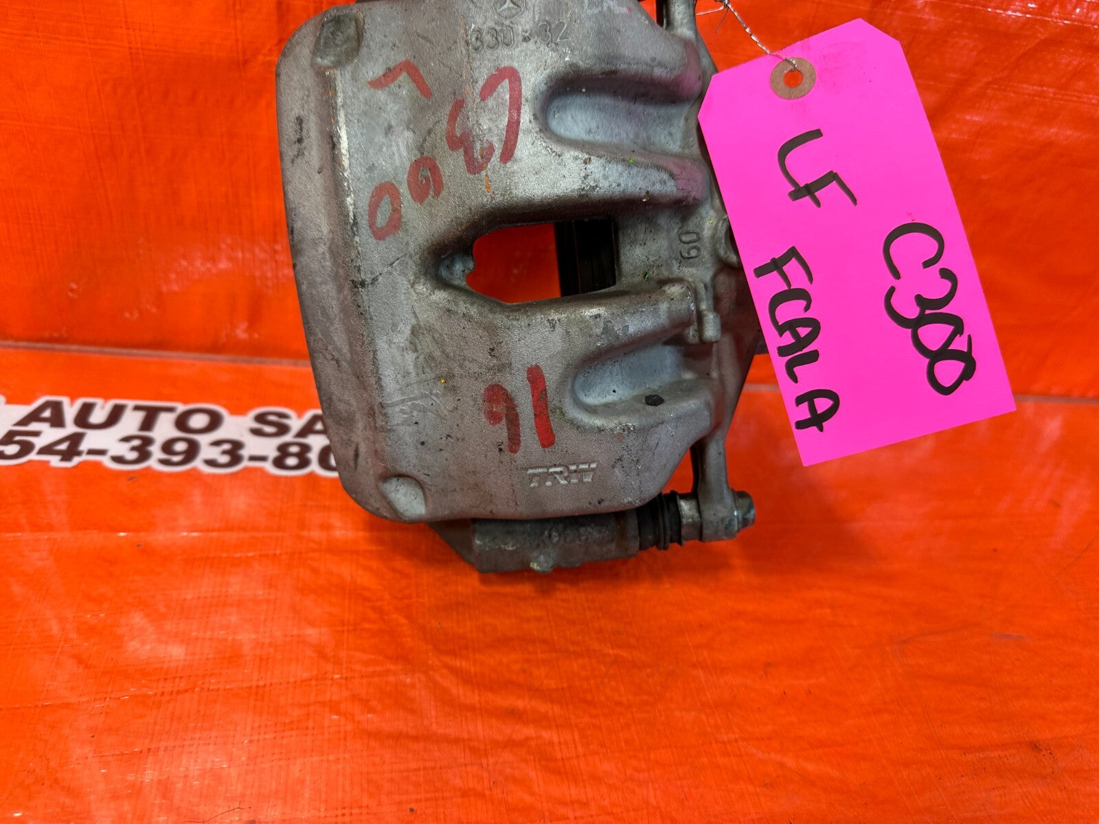 15 20 MERCEDES BENZ   W205   C300   NON SPORT   LEFT FRONT BRAKE CALIPER OEM4