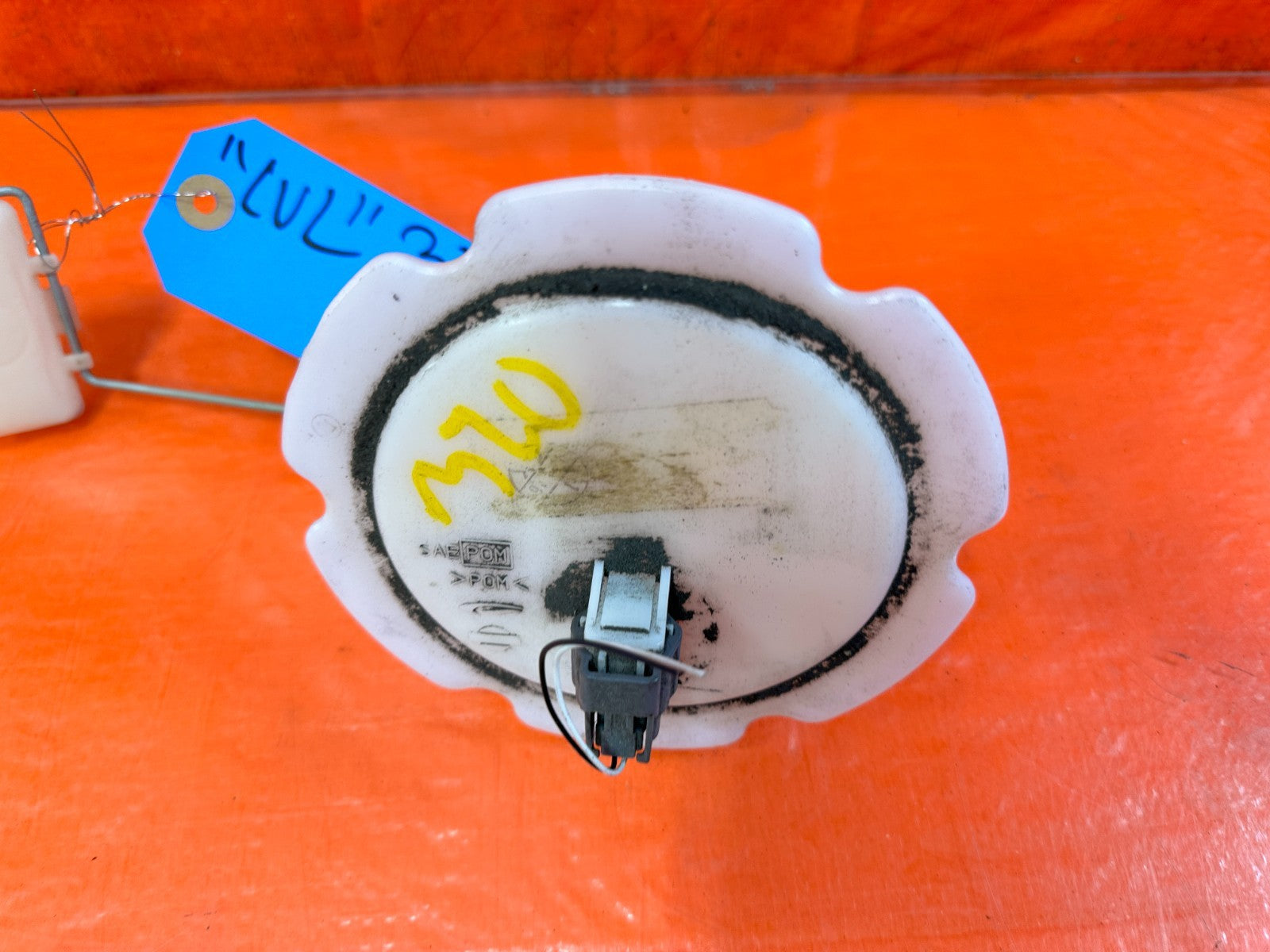 08 15 INFINITI G37 & Q60    2D COUPE   GASOLINE GAS FUEL LEVER SENSOR METER UNIT1