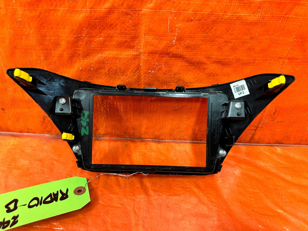 13 16 HYUNDAI GENESIS COUPE   RADIO BEZEL TRIM   OEM FACTORY #2993