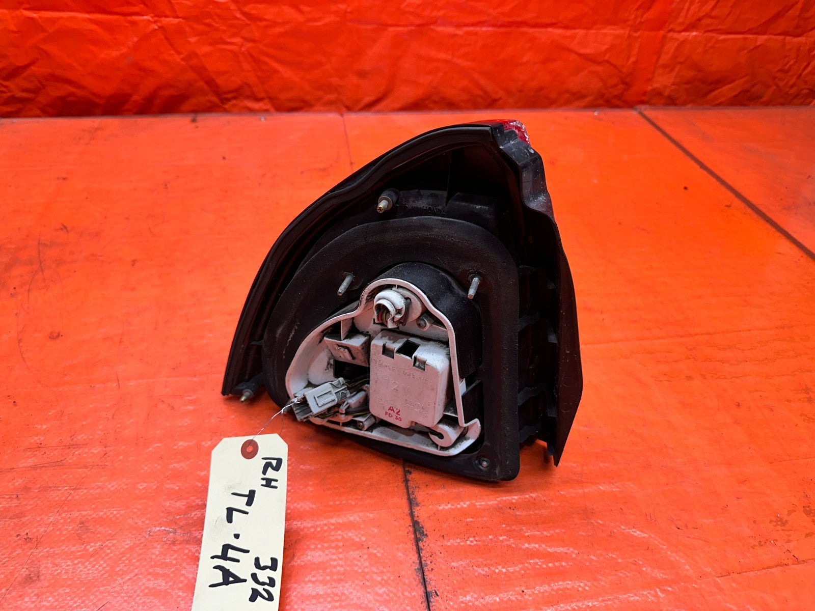 92 96 HONDA PRELUDE RIGHT PASSENGER TAIL LIGHT LAMP OEM #3327