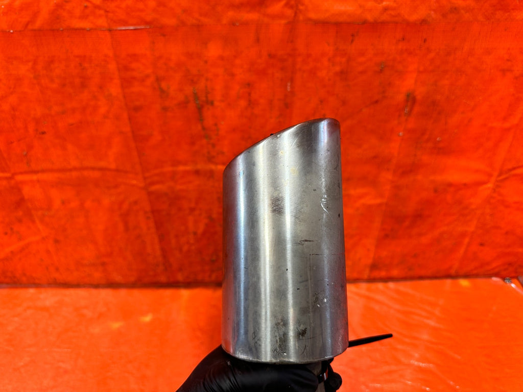 08 15 INFINITI G37 & Q60    2D COUPE   RIGHT EXHAUST PAN MUFFLER TIP   OEM 3288